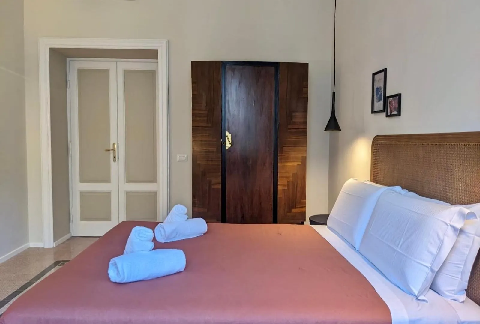 Peaceful Roman Retreat Apartment