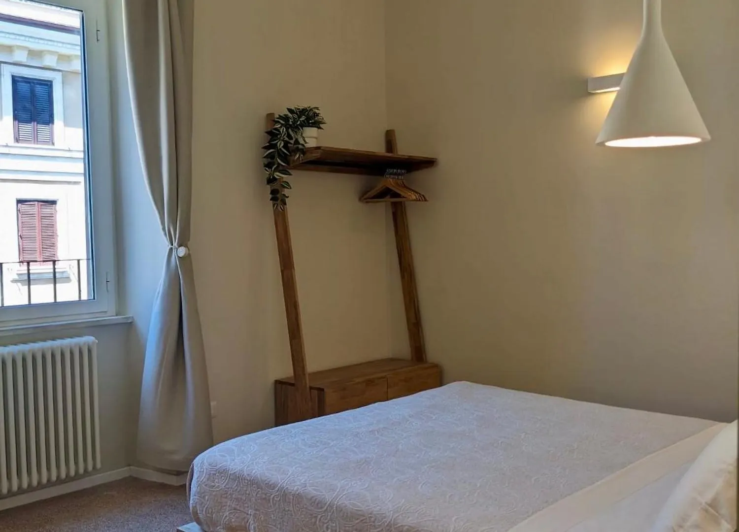 Peaceful Roman Retreat 0*, Rome Italy